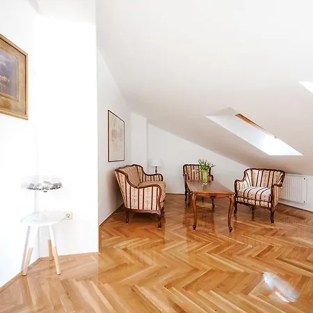 Royal Duplex